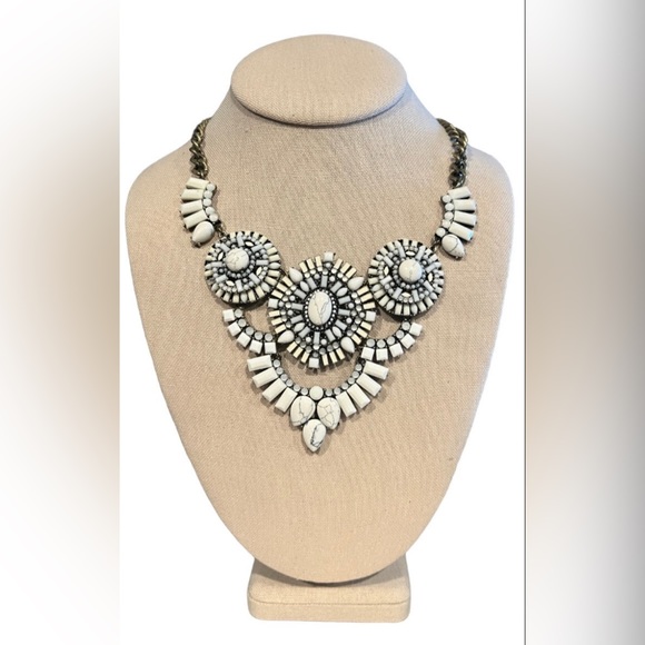 Statement Necklace - Picture 1 of 6